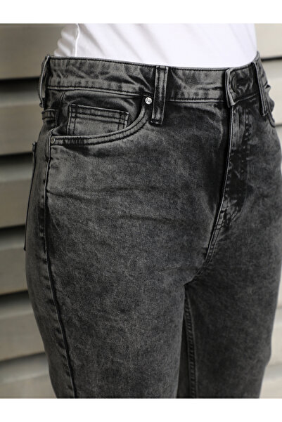 High Star By Styli High Rise Slim Fit Light Fade Jeans