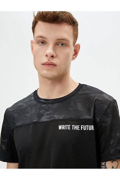 Koton Sport T-Shirt Camouflage Detailliert Slogan Gedruckt Kurzarm