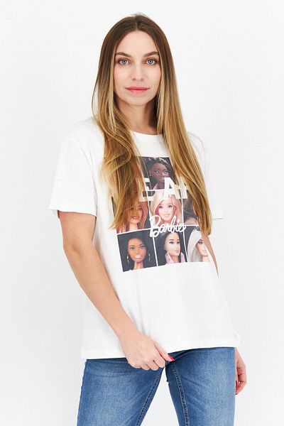 Barbie Women Oversized Crew Neck Short Sleeve Graphic T-shirt, White