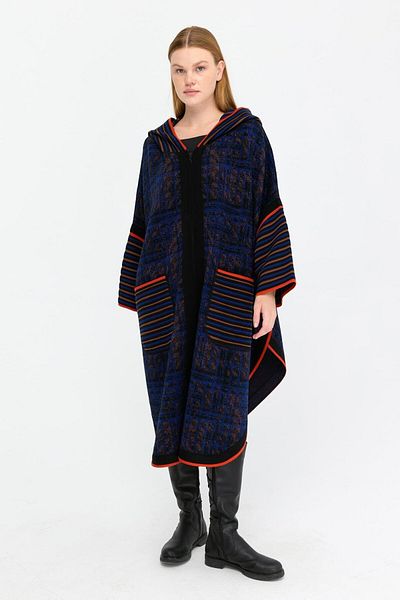 Desen Triko Black Women's Poncho - Hooded and Zippered