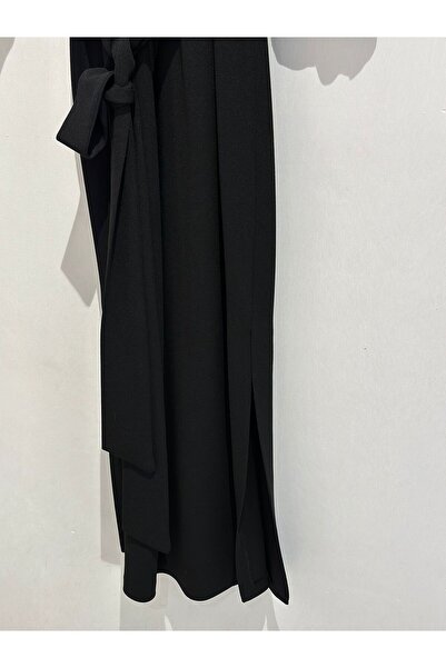 AYHAN Еластична сукня з рукавами-крилами, розрізом з боків, довжиною до коліна