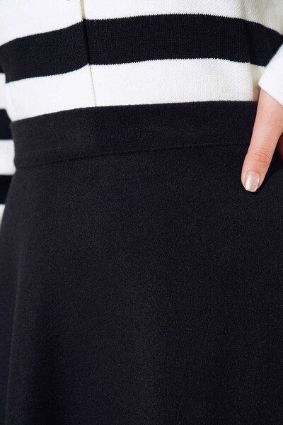 Modamorfo Zippered Stamp Bell Skirt -Black