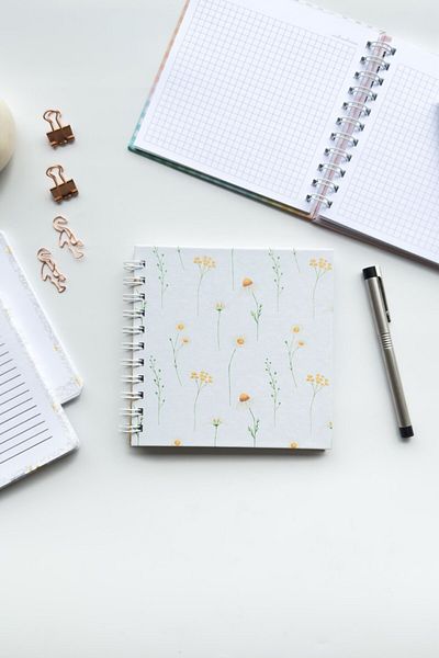 Martius Art 15X15 cm Square Hard Cover Spiral Checkered Notepad / School Notebook Yellow Daisy Series
