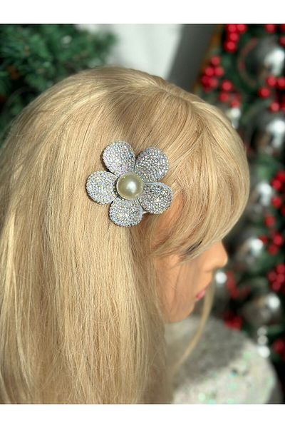 QUEEN AKSESUAR Luxury Design - Gray Pearl Crystal Stone Camellia and Daisy Flower New Year's Special Occasion Collet Side Buckle