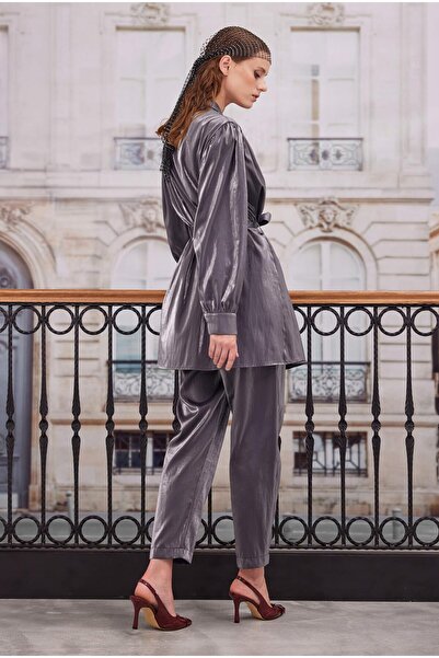 HEQA Чорний комплект з шаллю та коміром