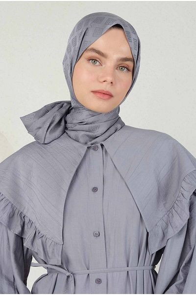HEQA Jacquard Shawl Mist - Model Logo