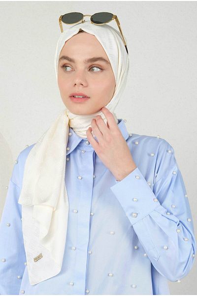 HEQA Jacquard Patterned Logo Shawl Bone