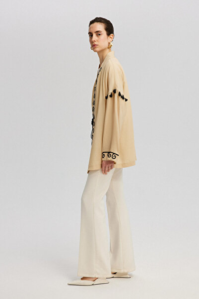 Touché Privé Κιμονό με φυσική υφή και λεπτομέρεια κεντήματος