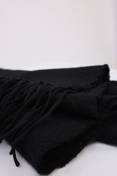 Ekrumoda Şal negru simplu cu eșarfe boucle