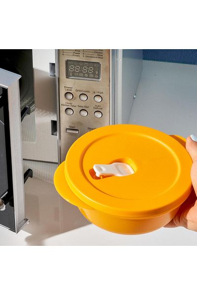 Tupperware Papaya 600 ml - Micro Oval Series Refrigerator and Microwave Heating Container