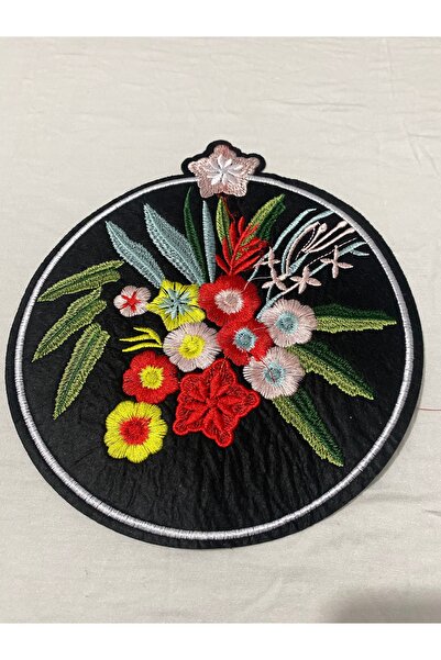 ALTAY AKSESUAR شمعدان دائري مطرز بالزهور