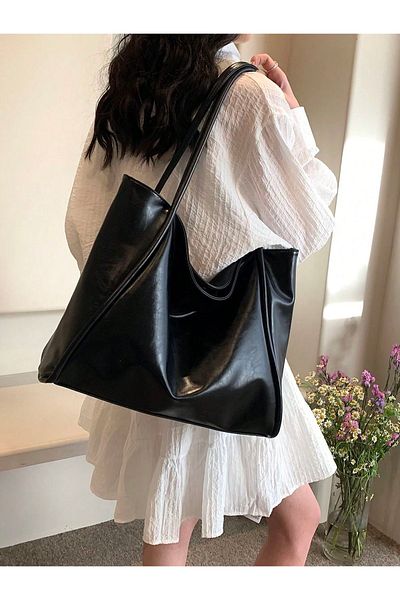 Mojeva Nancy Black Retro Model Μια ποιοτική εισαγόμενη γυναικεία τσάντα ώμου μεγάλου μεγέθους