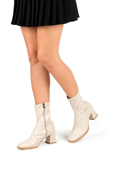 Akka Shoes Γυναικείες μπότες με λεπτομέρεια με φερμουάρ Stretch με τακούνι