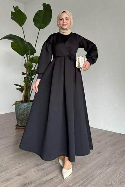 InStyle Černé potápěčské šaty s růžovými doplňky