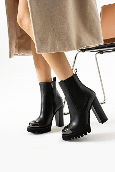 FOLLİNİ بوت نسائي من الجلد الطبيعي باللون الأسود - مع تفاصيل الملحقات