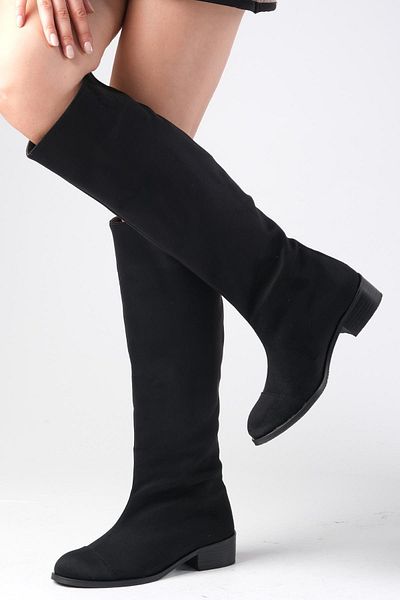 Mio Gusto Parley – Schwarzes Wildleder – Reißverschlusslose Reitstiefel für Damen mit flachem Absatz
