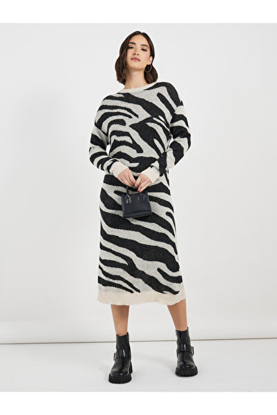 Styli فستان متوسط الطول بنقشة حيوانية