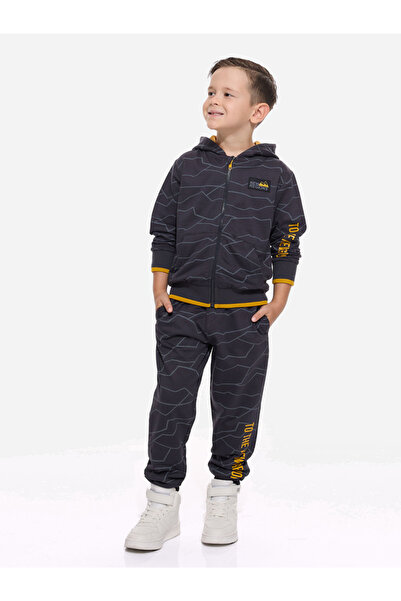 Victor and Jane By Styli All-Over Print Full zipper Hoodie & Joggers Set