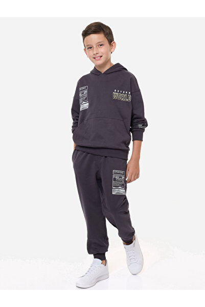 Victor and Jane By Styli Printed Hoodie with Front Pocket & Joggers Set
