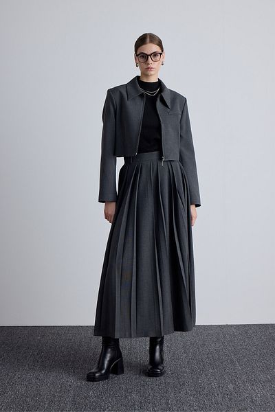 Manuka Anthrazitfarbene, klassisch geschnittene Crop-Blazer-Jacke