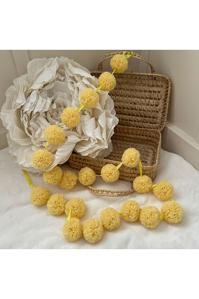 PAMUKA Red Tulle Mini Pompom Banner