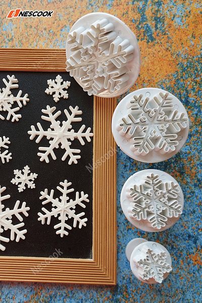 nescook 4-Piece Snowflake Large Size Injector Sugar Dough Pressing Mold / New Year / New Year