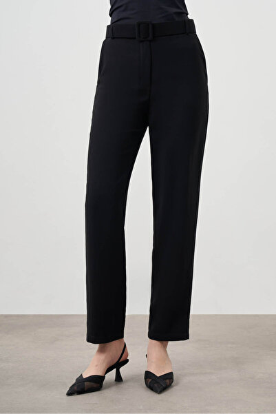 Mizalle Hazır Kemerli Siyah Pantolon