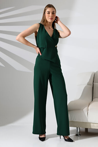 Planet Prestige Zümrüt Yeşili Kadın Kolsuz Kruvaze Yaka Düğme Detaylı Tulum – Modern ve Şık Tasarım