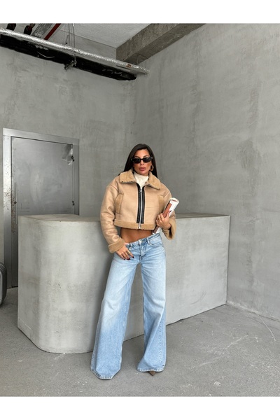 Ekim Store Suede Crop Coat - plyšový límec a detail kapsy