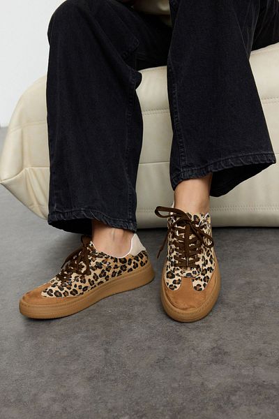 TRENDYOL SHOES Leopárd fűzős barna vastagtalpú női retro sportcipő TAKAW25SN00061