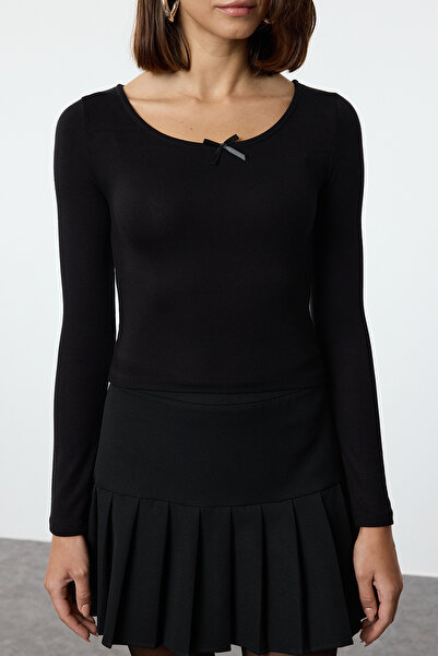 Trendyol Collection Černá pletená halenka s detailem mašle - vypasovaná, Twoaw25Bz00152
