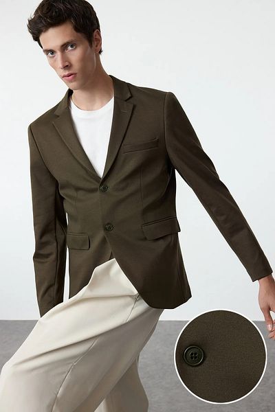 Trendyol Collection Khakifarbene Slim-Fit-Strickjacke aus dehnbarem Stoff TMNAW23CE00025