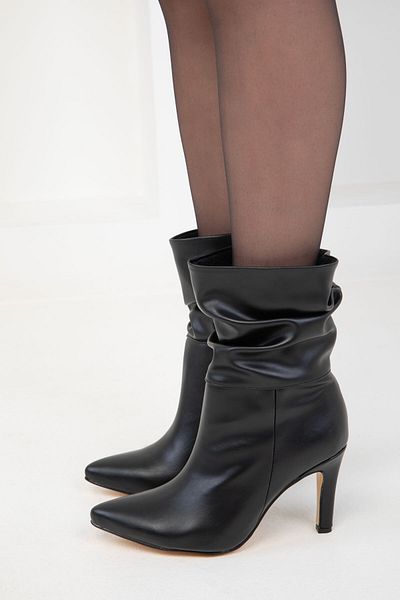 SOHO Dámské černé kozačky – model Bootie 20028