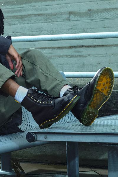 Dr. Martens 8 Szemcsizma