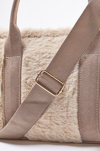 TRENDYOL SHOES Ecru Faux Fur Mini Tote Dámska kabelka Takaw25Oc00009