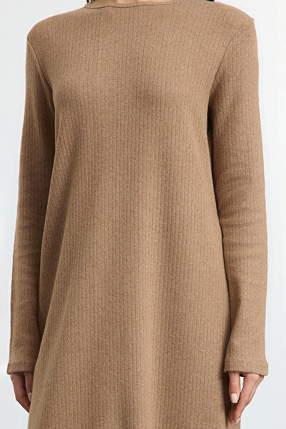 Trendyol Modest Μπεζ μαλακό ύφασμα πλεκτό φόρεμα TCTAW25EB00141