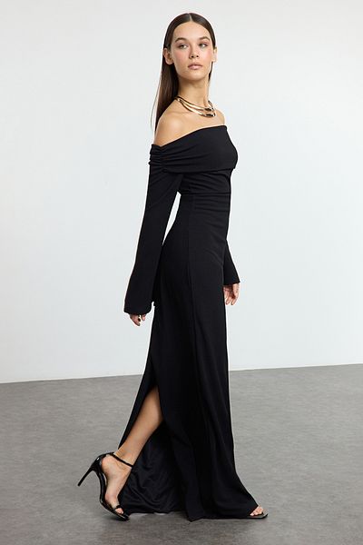 Trendyol Collection Schwarzes, gestricktes, langes, stilvolles Abendkleid mit Carmen-Ausschnitt TPRSS24AE00204