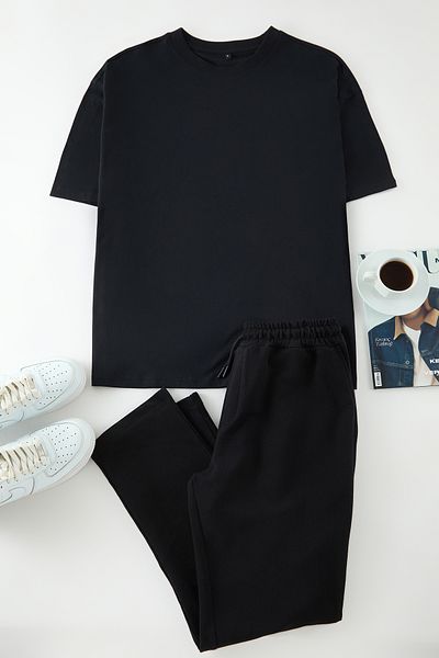 Trendyol Collection Schwarzes 3-teiliges Oversize/Wide-Cut-T-Shirt, Jogginghose und Shorts, Trainingsanzug-Set aus 100 % Baumwolle TMNSS25EM00001