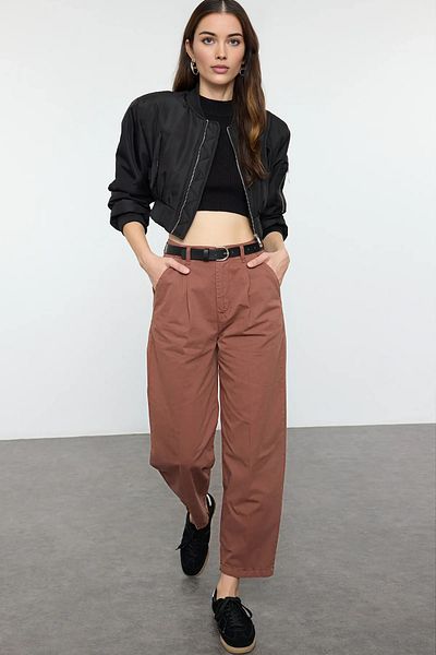 Trendyol Collection Brown Belted High Waist Mom Jeans Twoaw25Je00252