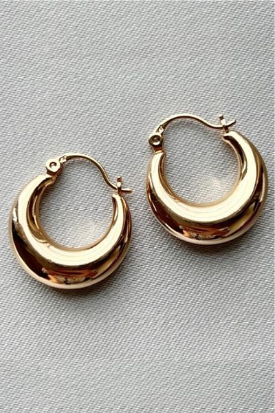 OQQO Gold Thick Curved Hoop Earrings