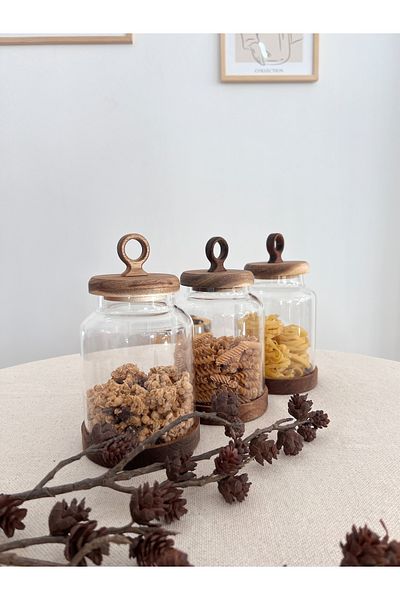 KaiHome Single Glass Jar with Acacia Lid and Acacia Base Detail