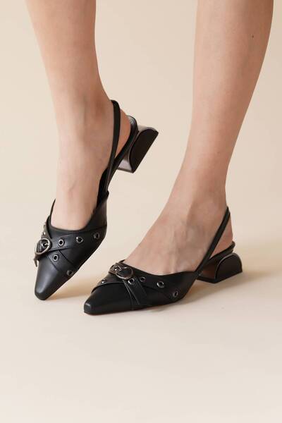 Lizzu حذاء نسائي أسود من Frona - إبزيم مفصل، كعب منخفض