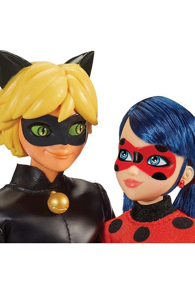 Miraculous :مجموعة من 2 دمية أزياء من Tales of Ladybug and Cat Noir | باللون الأسود | مجموعة قابلة للتجميع