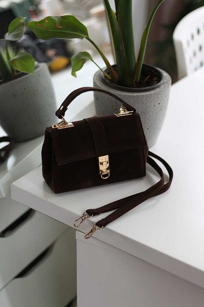 Moom Bag Geantă de umăr de mână cu lanț detaliat cu cataramă din piele intoarsa maro amar