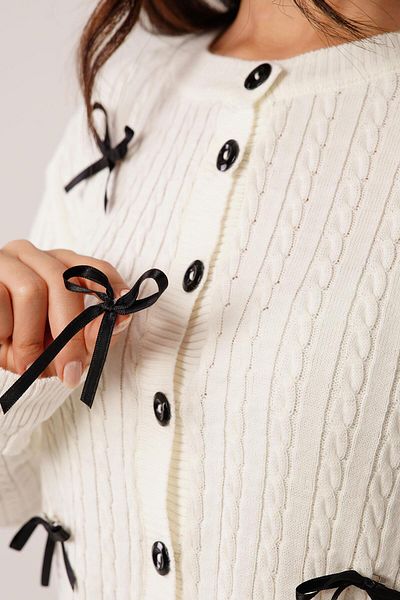 Hipo Trend Brooch Satin Ribbon Detailed Knitted Model White Cardigan