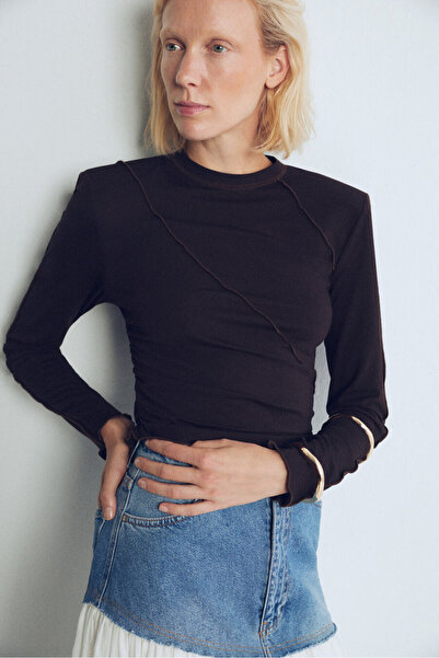 Pilea Μακρυμάνικη καφέ μπλούζα με λεπτομέρεια ραφής