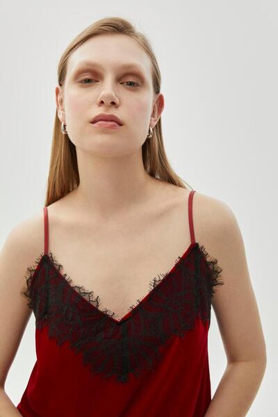 Exquise Kadife Dantel Detaylı V Yaka Regular  Bluz