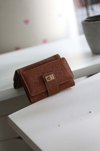 Moom Bag Дамски портфейл с детайли в кафяво златисто