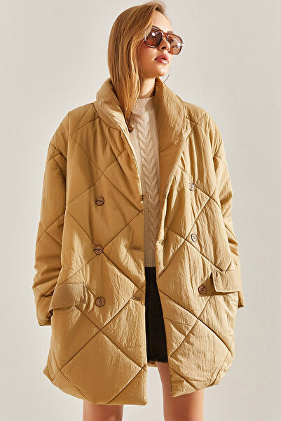 MissThetis Ceket Yakalı Çift Cepli Cep Düğmeli Baklava Desen Şık ve Cool Midi Boy Oversize Şişme Mont