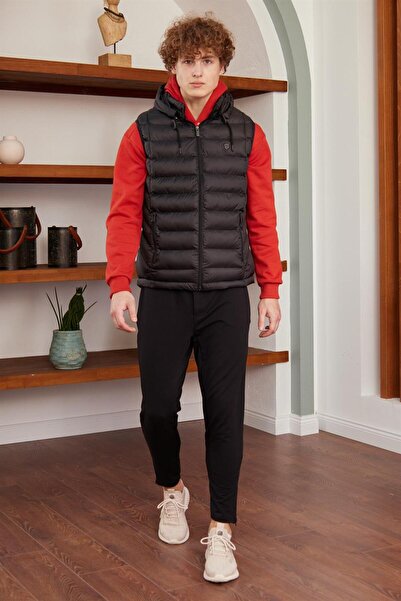 Danger Men's Removable Hooded Standard Mold Puffer Vest Black